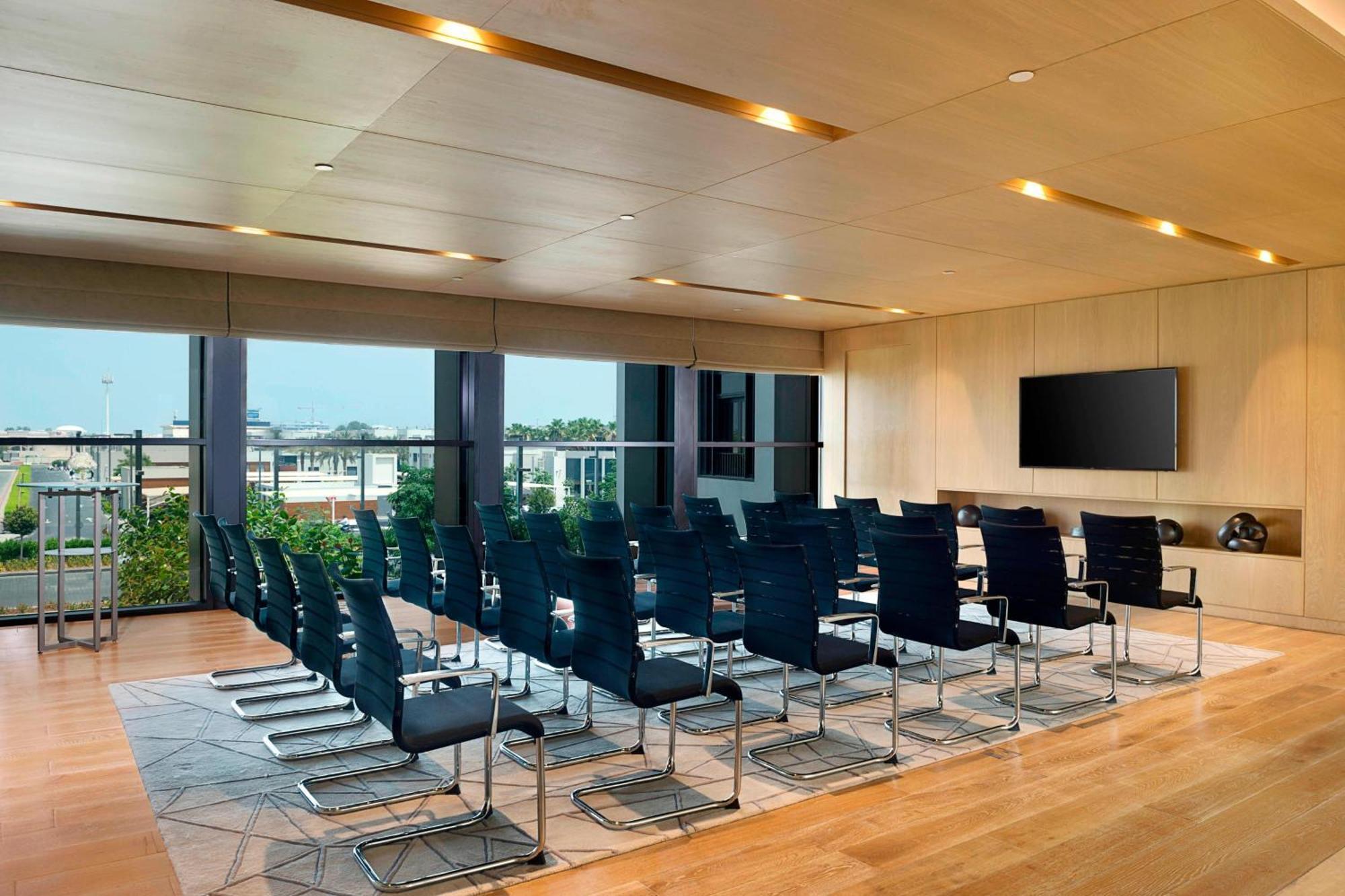 ลา วีลล์ โฮเทล แอนด์ สวีท ซิตี้วอล์ก ดูไบ ออโตกราฟ คอลเลกชัน Hotel ภายนอก รูปภาพ Meeting room at the Westin Mumbai International Airport