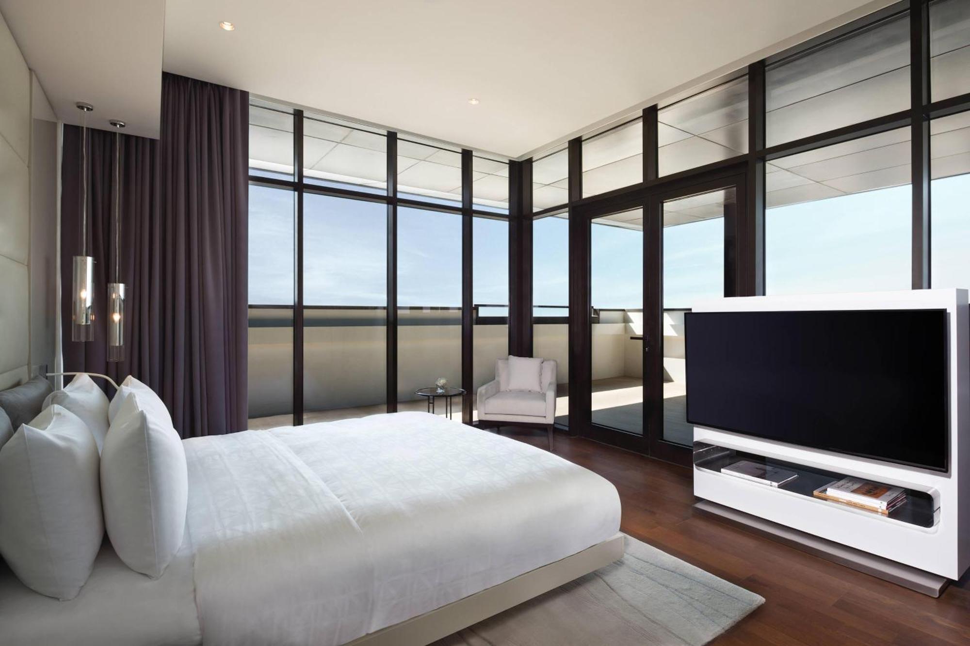ลา วีลล์ โฮเทล แอนด์ สวีท ซิตี้วอล์ก ดูไบ ออโตกราฟ คอลเลกชัน Hotel ภายนอก รูปภาพ A bedroom at The Ritz-Carlton, Melbourne
