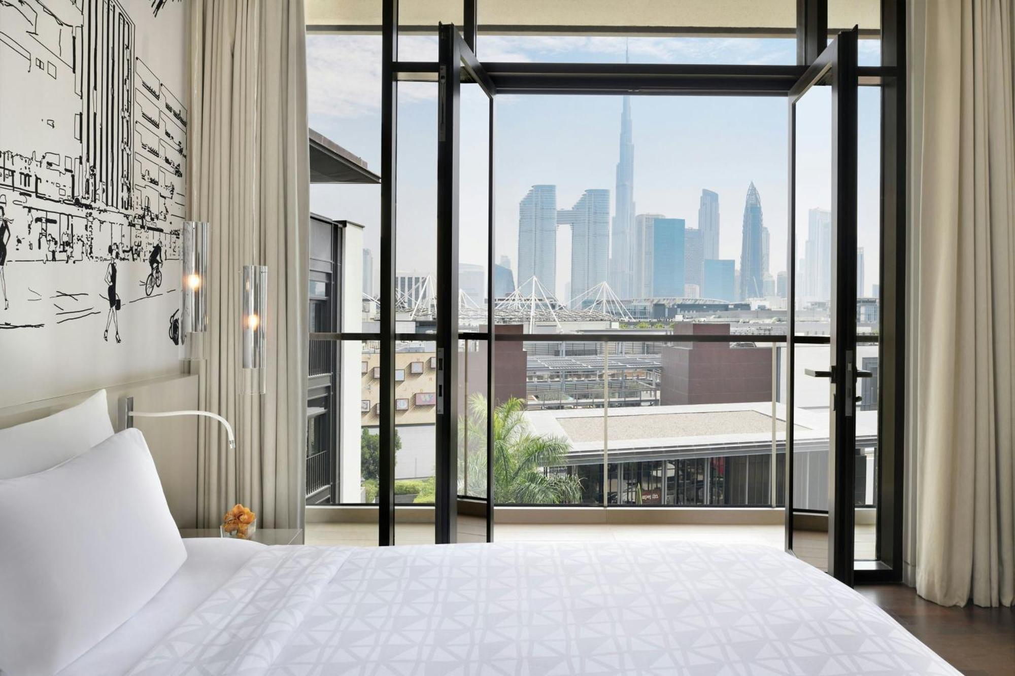 ลา วีลล์ โฮเทล แอนด์ สวีท ซิตี้วอล์ก ดูไบ ออโตกราฟ คอลเลกชัน Hotel ภายนอก รูปภาพ A guest room at the West Hollywood hotel
