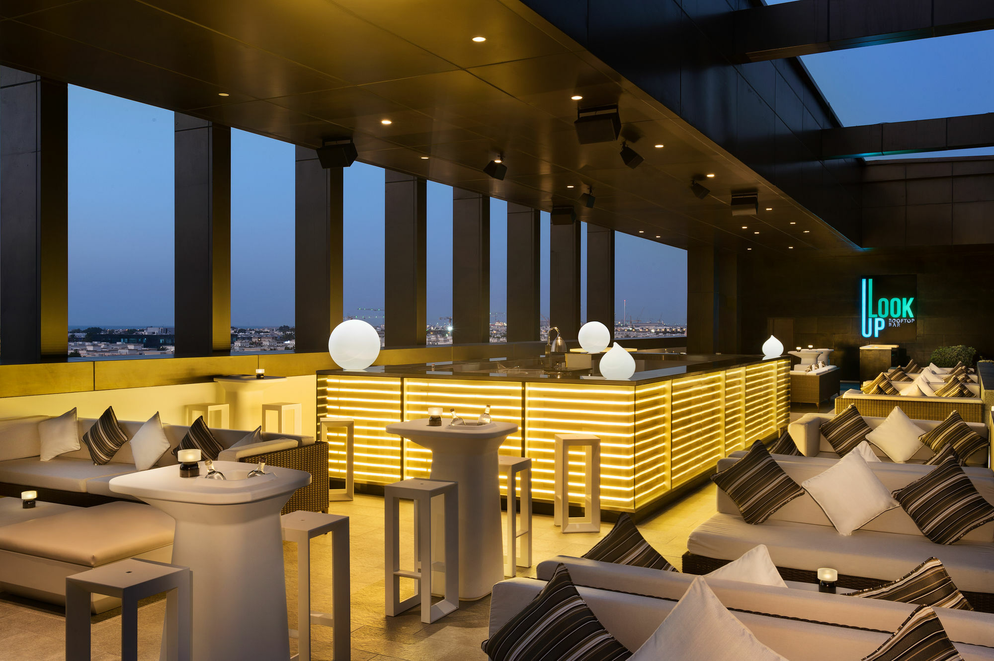 ลา วีลล์ โฮเทล แอนด์ สวีท ซิตี้วอล์ก ดูไบ ออโตกราฟ คอลเลกชัน Hotel ภายนอก รูปภาพ The bar